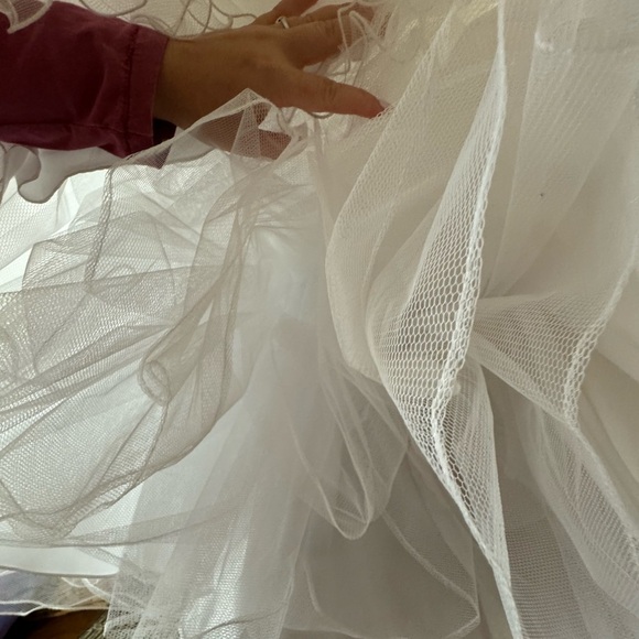 NWOT ROMANTIC BRIDALS white lace bead bodice tulle skirt wedding dress (US 8) - Picture 10 of 12